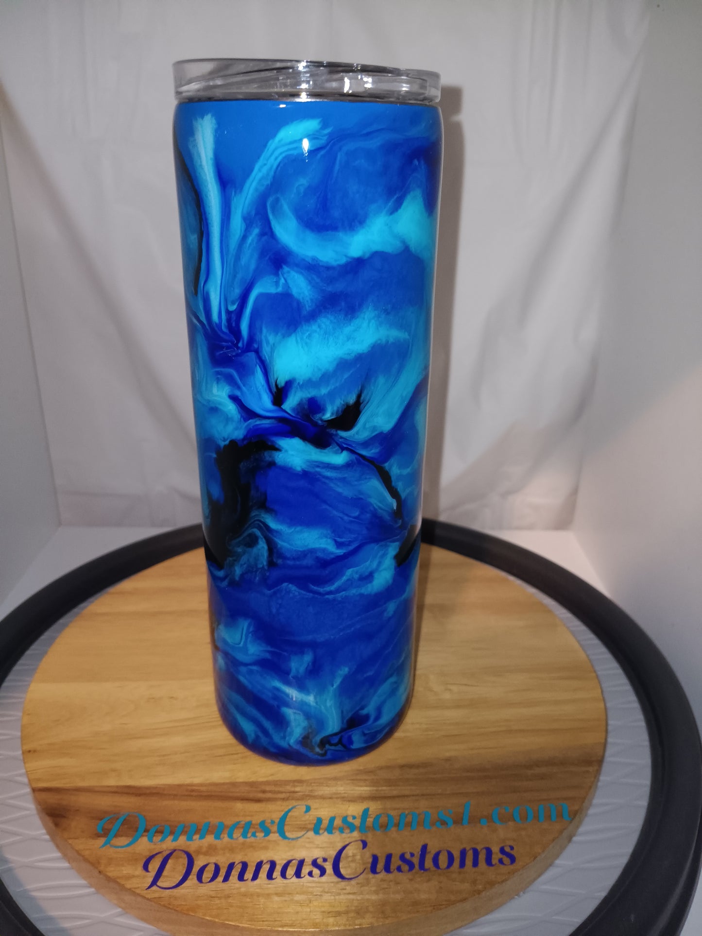 20 oz. skinny with blue swirl